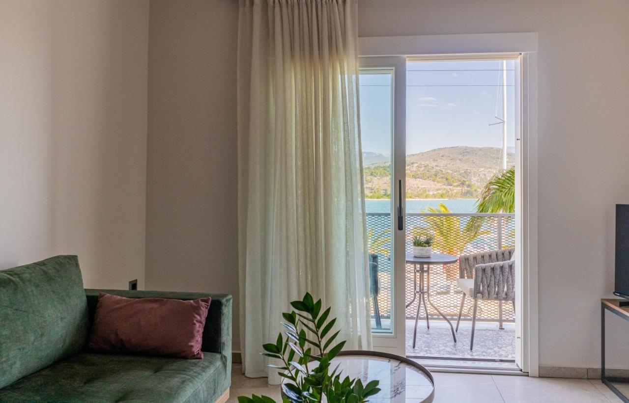 Chelmis Sea Front Apartments - Atlantis Argostoli  Ngoại thất bức ảnh